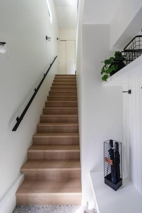 Casa Bramble Luxury 2Bed Suite Near Uofa Hospital Едмонтон Екстер'єр фото