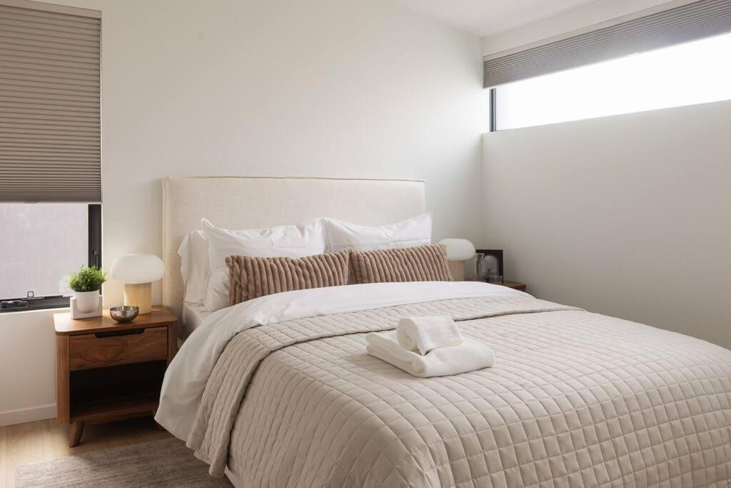 Casa Bramble Luxury 2Bed Suite Near Uofa Hospital Едмонтон Екстер'єр фото